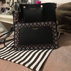 Black Henri bendel purse